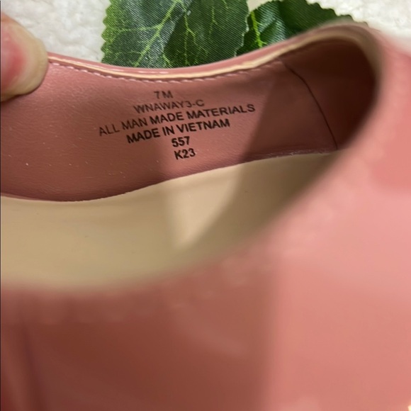 Nine West Tan Sandals with Slingback Design - Picture 11 of 12